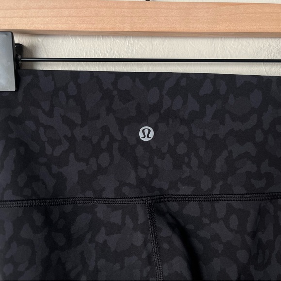 Lululemon Wunder Under Crop leggings Camo Luxtreme 4 - Picture 7 of 9